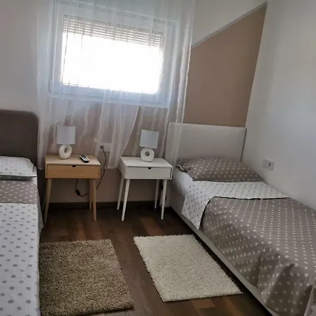 Apartman Lorna *